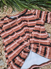 Load image into Gallery viewer, Kelly Tee
