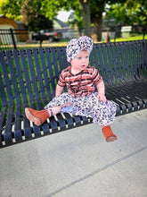 Load image into Gallery viewer, Kelly Tee
