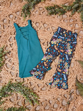 Load image into Gallery viewer, Groovy Flares
