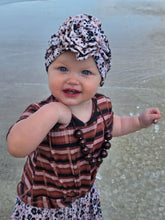 Load image into Gallery viewer, Flower turban
