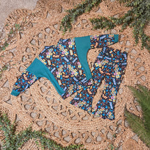 Load image into Gallery viewer, Groovy Flares
