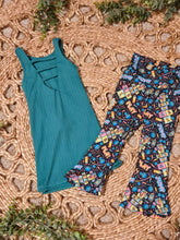 Load image into Gallery viewer, Groovy Flares
