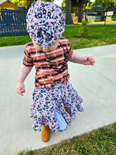 Load image into Gallery viewer, Kelly Tee
